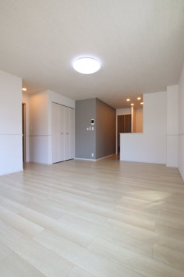 【居間・リビング】 | ラ・ストラーダ・シィ・アプレⅡ