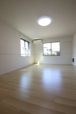 【居間・リビング】 | ラ・ストラーダ・シィ・アプレⅡ