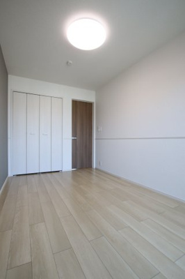 【洋室】 | ラ・ストラーダ・シィ・アプレⅡ