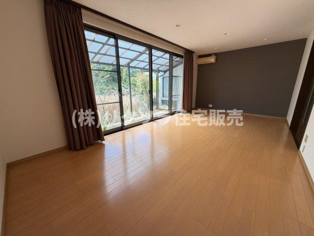 翠香園町　中古一戸建ての洋室|洋室14.0帖
■物件内覧・資金計画相談・住宅ローン相談、リフォーム相談、お問合せ受付中■
※当日・翌日のご内覧、ご相談はお電話でのお問合せがスムーズです！
