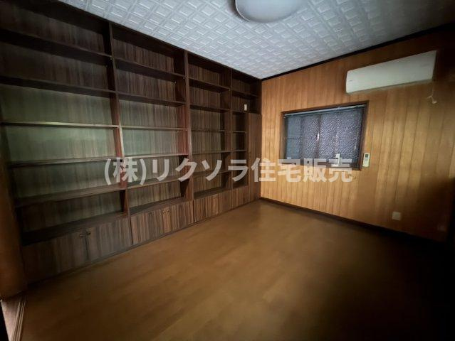 翠香園町　中古一戸建ての内装|洋室8.0帖
■物件内覧・資金計画相談・住宅ローン相談、リフォーム相談、お問合せ受付中■
※当日・翌日のご内覧、ご相談はお電話でのお問合せがスムーズです！