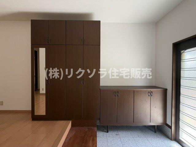 翠香園町　中古一戸建ての収納|大容量シューズボックス
■物件内覧・資金計画相談・住宅ローン相談、リフォーム相談、お問合せ受付中■
※当日・翌日のご内覧、ご相談はお電話でのお問合せがスムーズです！