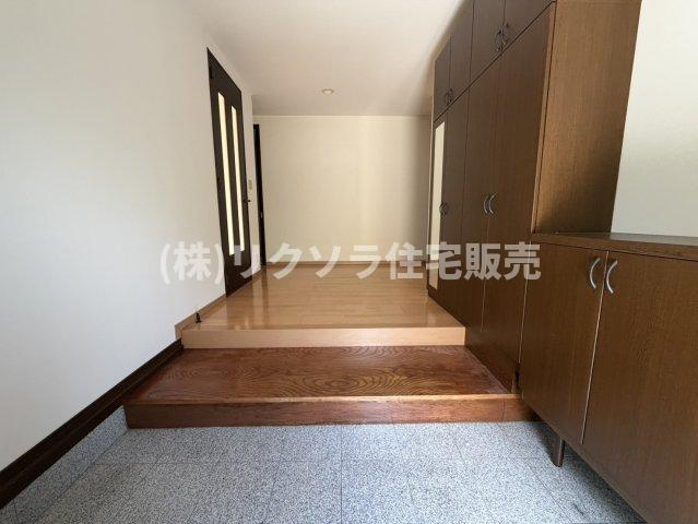 翠香園町　中古一戸建ての内装|玄関内部
■物件内覧・資金計画相談・住宅ローン相談、リフォーム相談、お問合せ受付中■
※当日・翌日のご内覧、ご相談はお電話でのお問合せがスムーズです！