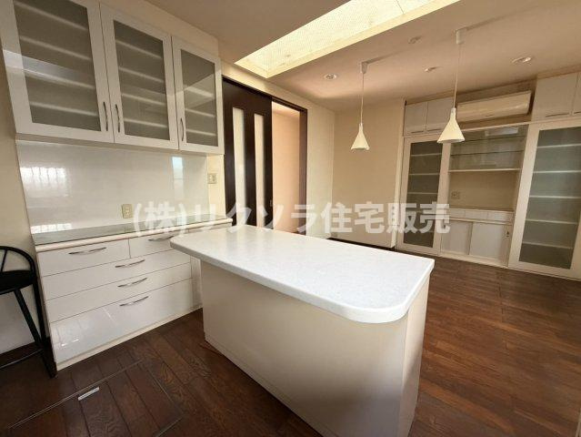 翠香園町　中古一戸建ての居間・リビング|LDK13.0帖
■物件内覧・資金計画相談・住宅ローン相談、リフォーム相談、お問合せ受付中■
※当日・翌日のご内覧、ご相談はお電話でのお問合せがスムーズです！