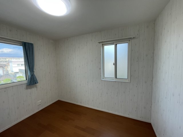 箕島町　戸建住宅の洋室|2階北側の洋室です。