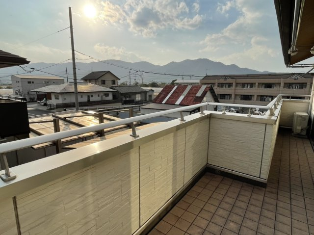 箕島町　戸建住宅のバルコニー|洗濯物も余裕を持って干せます！