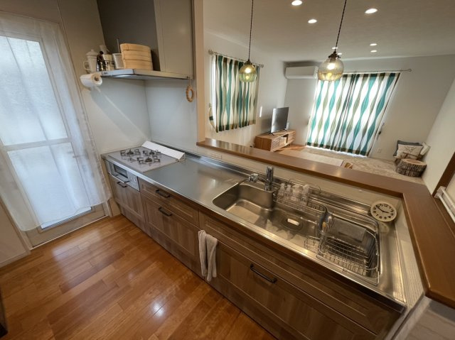 箕島町　戸建住宅のキッチン|3口のガスコンロです！