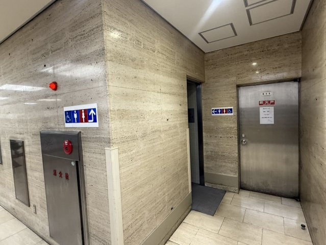 白壁ビル【　1階路面店　】
