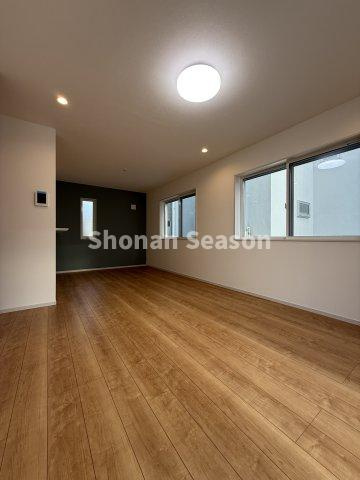 【居間・リビング】 | 全室フローリングでお掃除楽々◎
選択肢・可能性広がる3LDＫのお住まいです♪