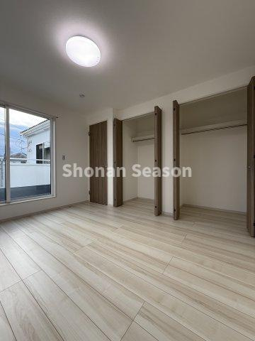 【収納】 | 空間を有効利用できる全室収納完備◎
季節物の収納には、ハシゴ付きの小屋裏収納が大活躍しますよ♪