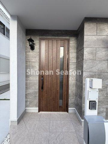 【設備】 | 来訪者を目視できるモニターフォン！
女性・お子様一人での留守番時も安心ですね♪