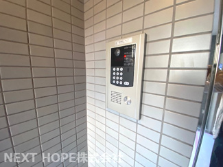 【エントランス】 | エントランスはオートロックです♪女性の方も安心してご入居していただけます！