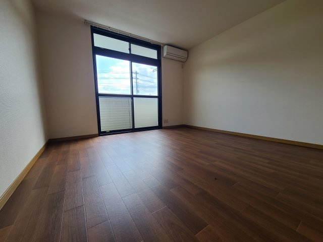 ブランドール北之幸谷の居間・リビング