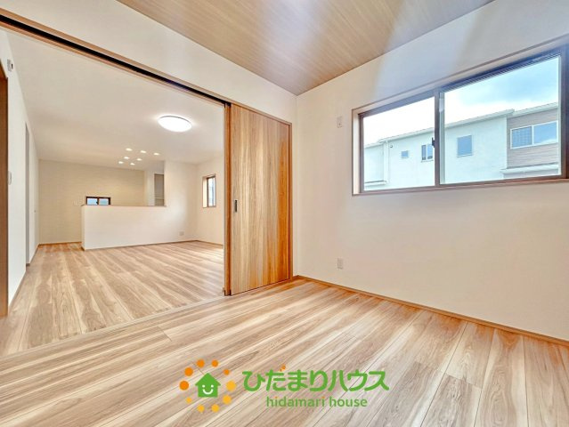 ワイウッドコート加須市馬内第１期　新築一戸建て　02の洋室
