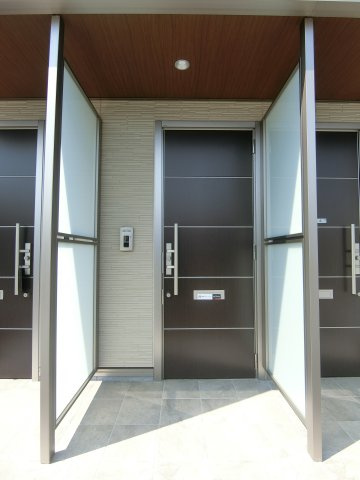 プレミアスの玄関