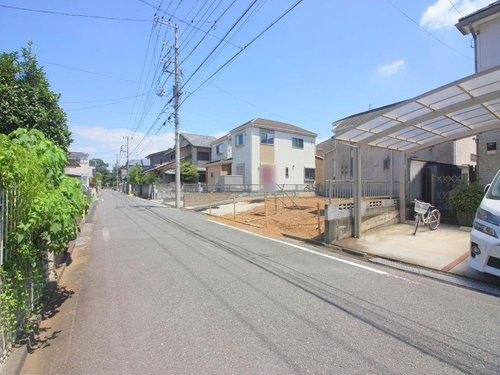 ふじみ野市緑ケ丘２丁目の売地の前面道路含む現地写真|◇前面道路◇
前面道路は6m公道＆間口も広く開放的♪