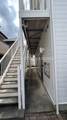 レオパレス387のエントランス