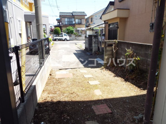 【駐車場】 | 駐車場スペースがありますが、駐車可否については車種によります。