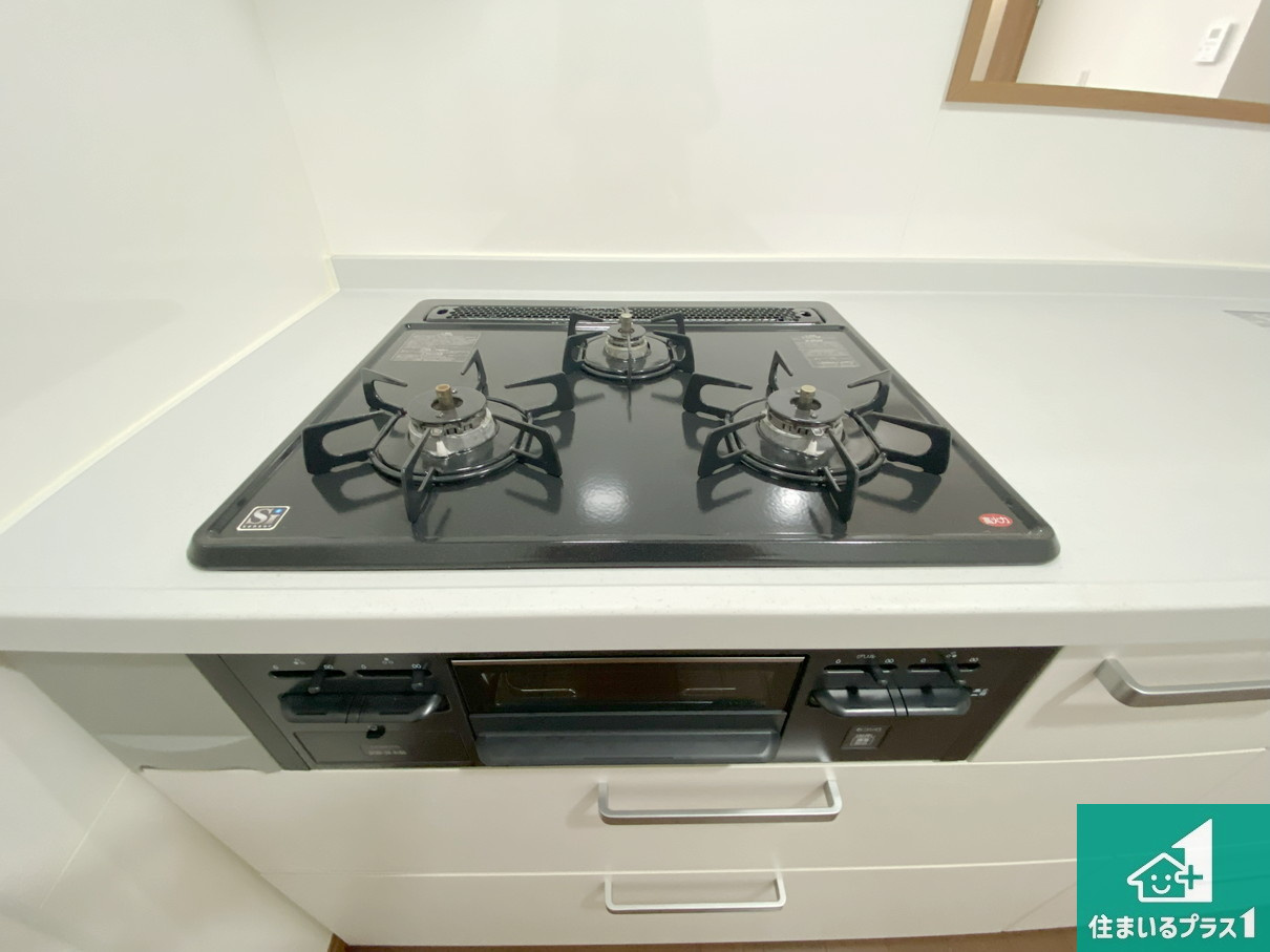 高石市羽衣　中古一戸建ての設備|ダブル高火力Ｓｉセンサー付きコンロ！
