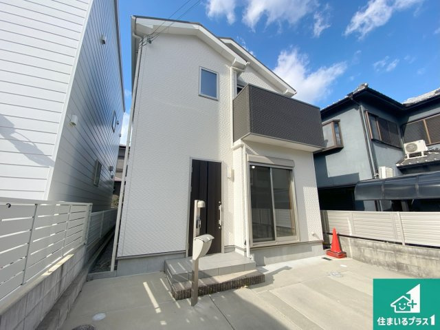 高石市羽衣　中古一戸建ての外観|お客様に長く安心して住んでいだだける事にこだわった家づくり！住んでからのアフターサービスにもしっかりと取り組んでいます！