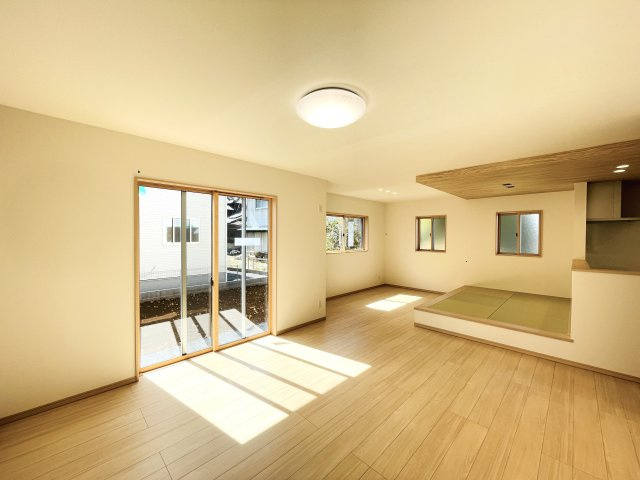 【居間・リビング】 | 深谷市荒川第１期　ワイウッドコート　新築戸建　全7区画　2号棟