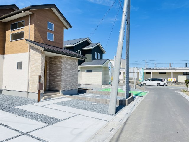 【前面道路含む現地写真】 | 深谷市荒川第１期　ワイウッドコート　新築戸建　全7区画　2号棟