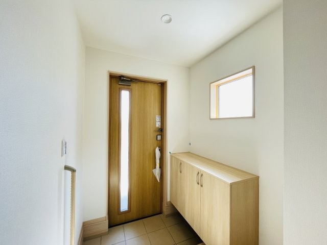 【玄関】 | 深谷市荒川第１期　ワイウッドコート　新築戸建　全7区画　2号棟