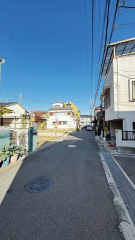 東有岡3丁目の前面道路含む現地写真