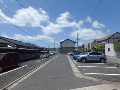 【駐車場】 | シャンポール八王寺A | 八王寺町　シャンポール八王寺A　2DK　駐車場