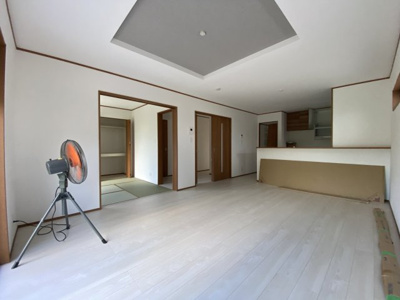 【居間・リビング】 | うるま市前原（全4棟）2・3号棟 | 2号棟　LDK16.5帖♪