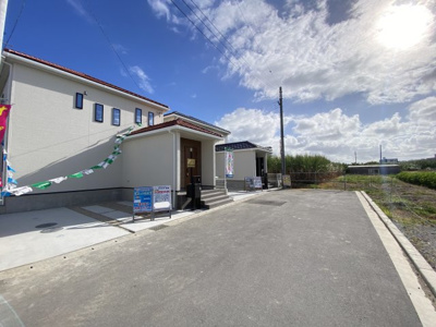 【前面道路含む現地写真】 | うるま市前原（全4棟）2・3号棟 | ※北西側6m♪