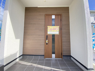 【玄関】 | うるま市前原（全4棟）2・3号棟 | 2号棟　スマートキー付き♪