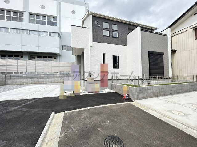 飯能市中山・全3棟　新築一戸建　2号棟　の前面道路含む現地写真