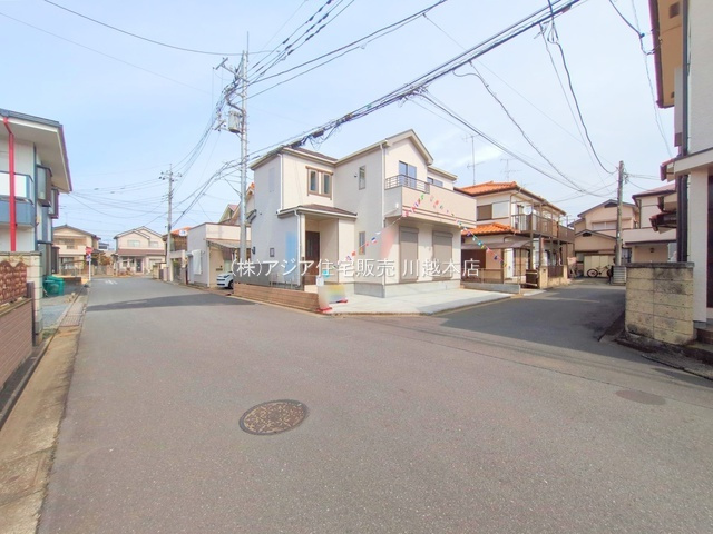 月々６万円台～　新築戸建　川越市的場一丁目3期の前面道路含む現地写真|人気のある角地♪南側4.2ｍ公道・西側6.0ｍ公道