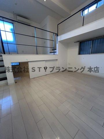 仲介手数料０円！Ｓｏｌｉｄ名駅南の居間・リビング