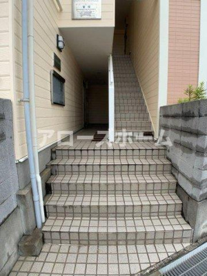 【エントランス】 | カトルフィーユ | 室内写真は前回募集の2階につきイメージです。