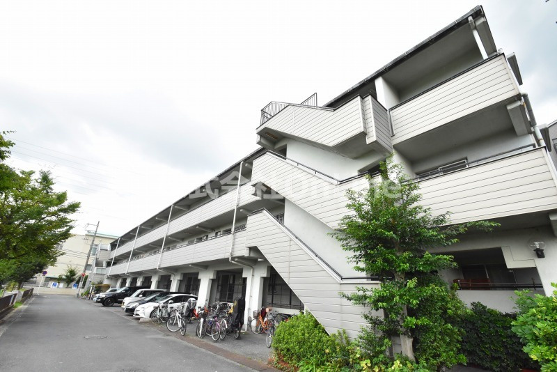 キャッスル東花園のエントランス
