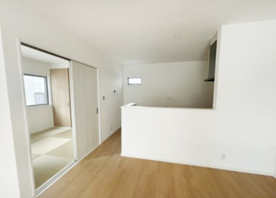 【居間・リビング】 | 八尾市東町1丁目　新築戸建て