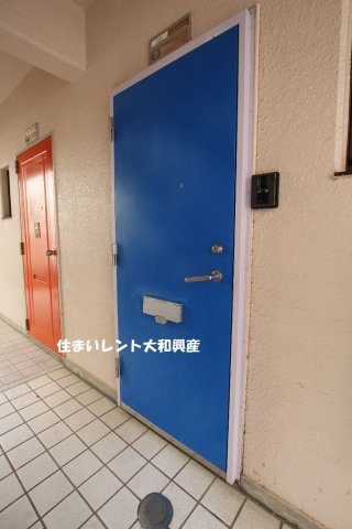 トラッドハウスの玄関