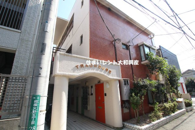 トラッドハウスの外観