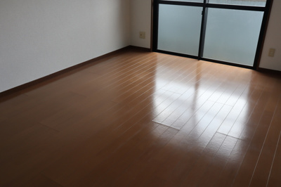 【居間・リビング】 | プレアール東合川 | こちらのリビングで趣味の時間をお楽しみください