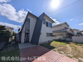 【外観】 | ２階建、４LDK、駐車３台可(車種による)♪