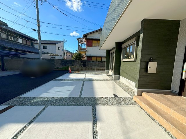 二見町東二見　新築一戸建ての前面道路含む現地写真