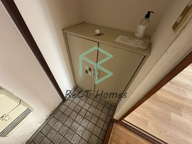 シャトー三和Ⅲ号館の玄関