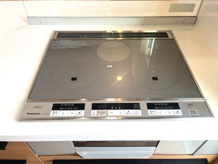高石市千代田2丁目　中古戸建のキッチン|安心のIHクッキングヒーターです。