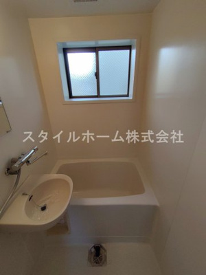 【浴室】 | サニーコートOKADA | 別部屋写真です。