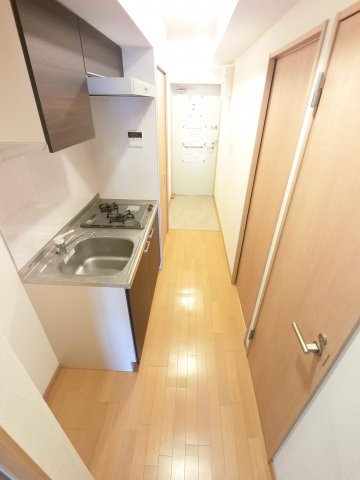 レオ四拾六番館の玄関