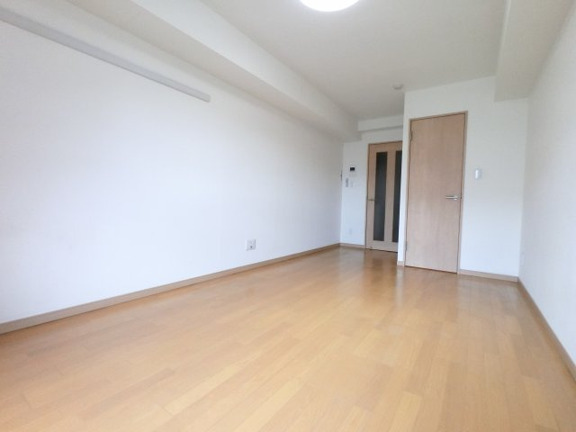 レオ四拾六番館の洋室