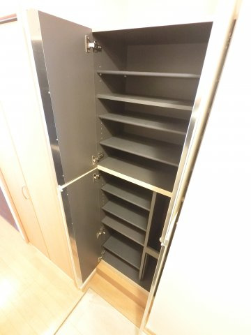 レオ四拾六番館の収納