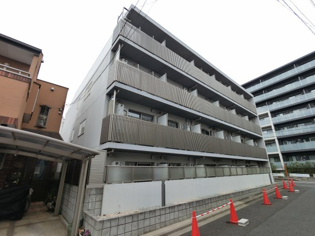 レオ四拾六番館の外観